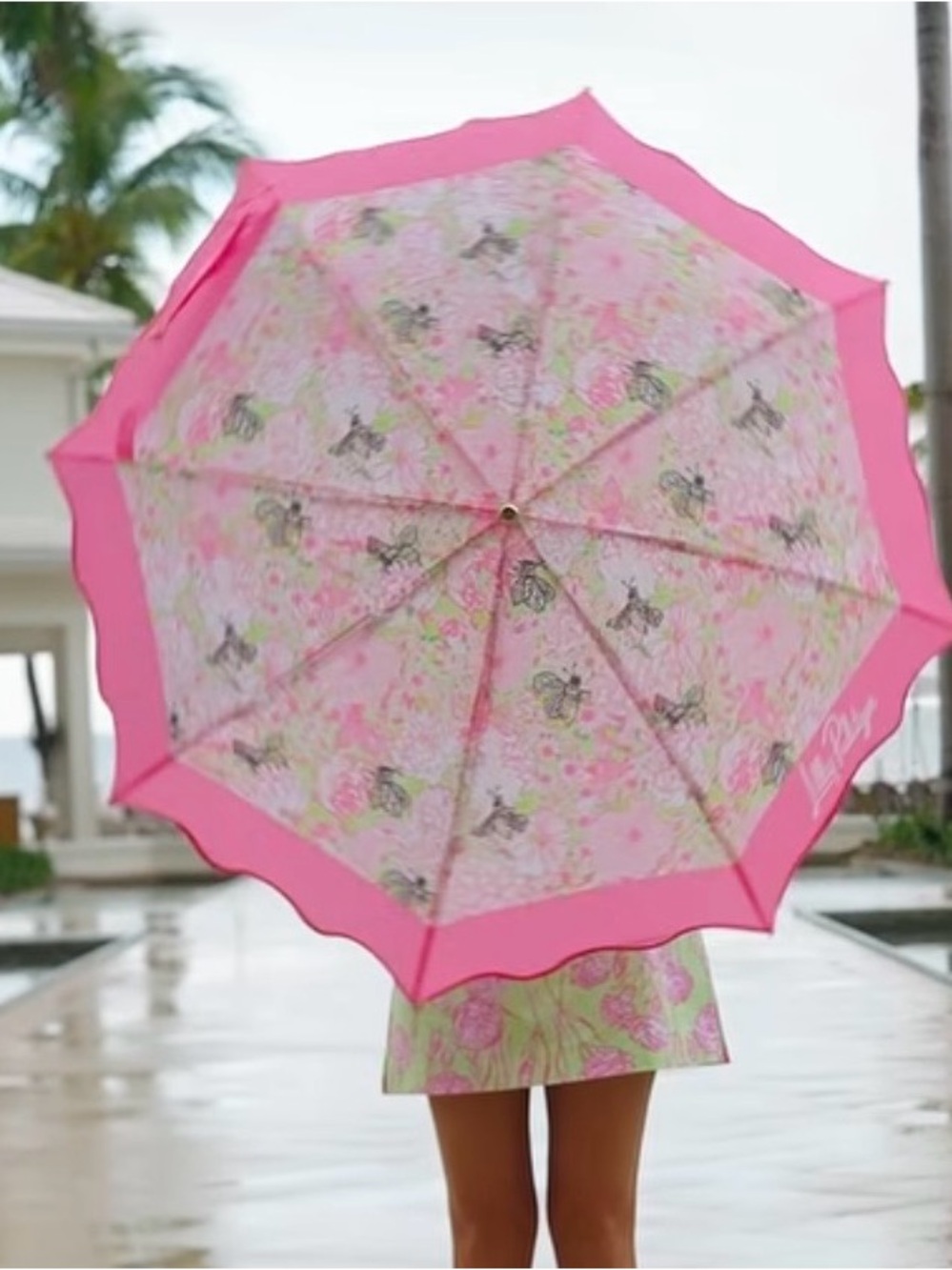 ☂️Lilly Pulitzer Printed Travel Umbrella in Pistachio Macaron Bees Knees